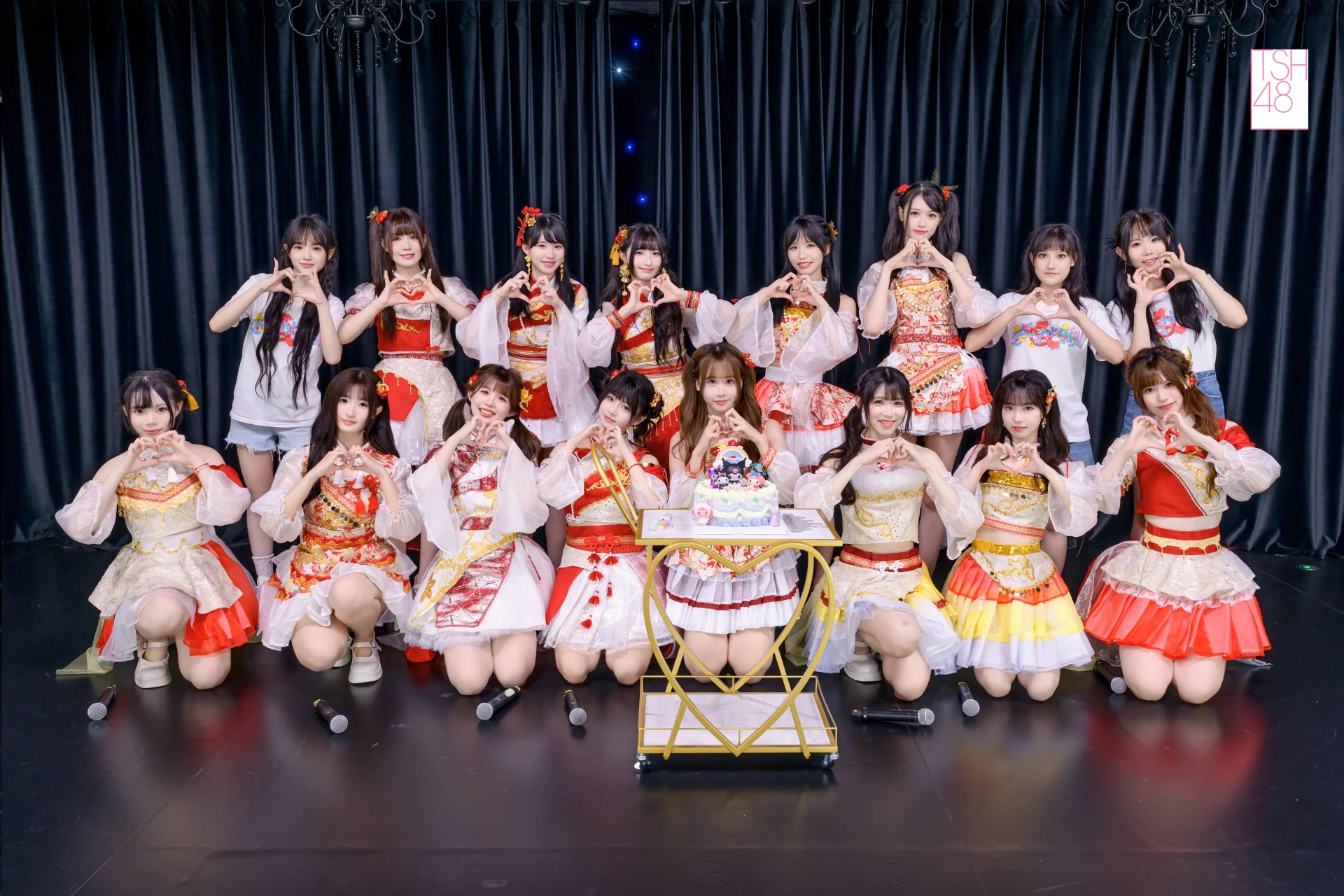 2026张诗瑜生日公演合照3