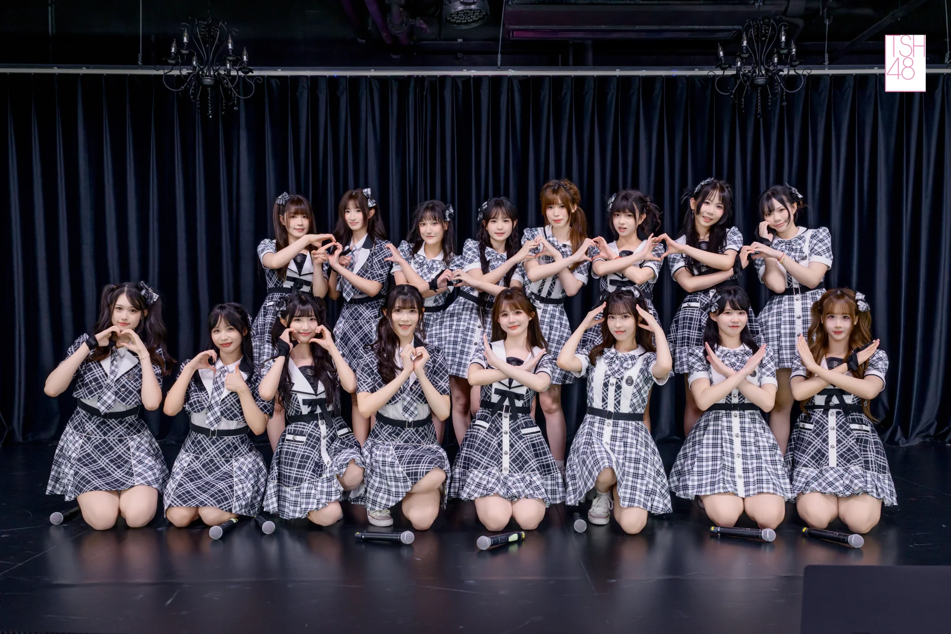 2026张诗瑜生日公演合照1